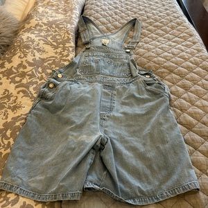 Women’s Gap overall size M jeans shorts